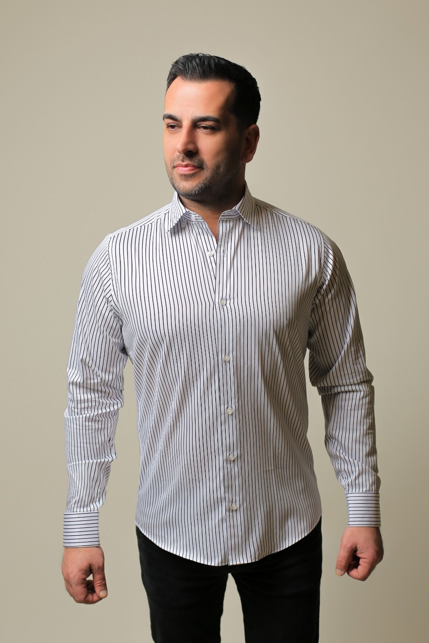 %100 Pamuk Saten Siyah Çizgili Beyaz Slim Fit Erkek Gömlek - L TF2E